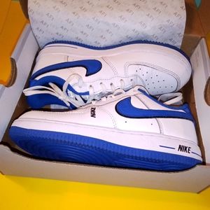 Nike Air Force 1